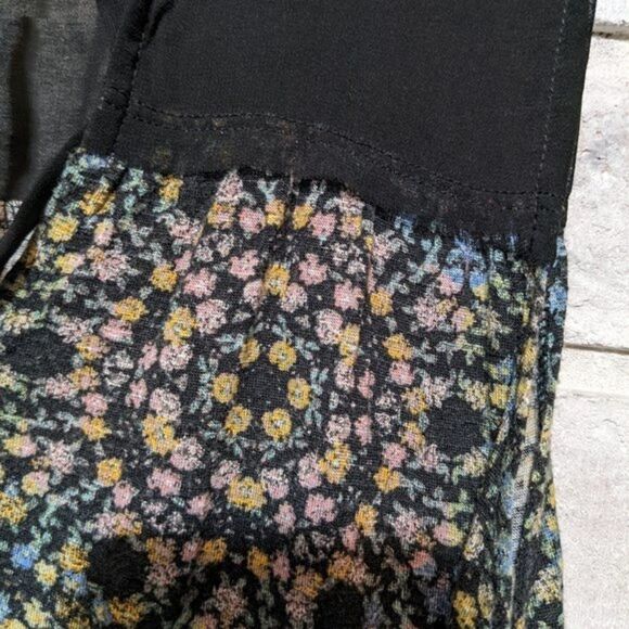 Kimchi Blue sleeveless top with tie neck sheer shoulders floral pattern sz S - Picture 5 of 8